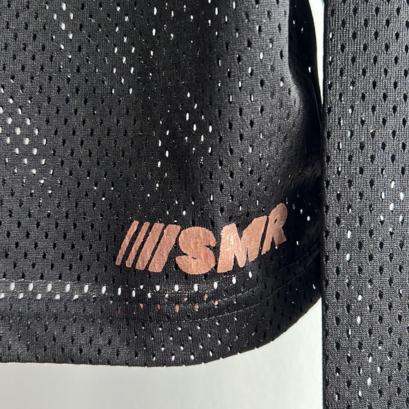 Athletic Cropped Black Mesh Sports Top - Picture 2 of 5